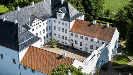 Castelo Dragsholm: Onde a História Medieval Ecoa em Lamentos Fantasmagóricos