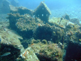 Mini Cidade Submersa: La Pierre Fourmigue