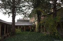 Petit Triano & Aldeia da Rainha