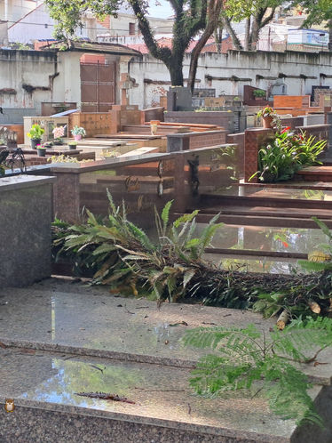 Velas em Cemitérios: Tem local certo?