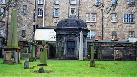 Mackenzie: O Fantasmas do Cemitério Greyfriars Kirkyard