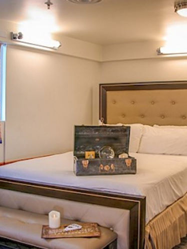 The Queen Mary, CA - Lendas & Livro sobre a Cabine B340 e outros Fantasmas...