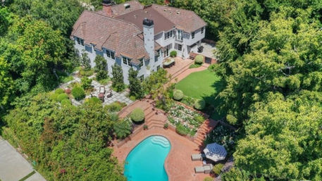 Casa de Ozzie e Harriet Nelson: A Casa que Não é Mais Assombrada