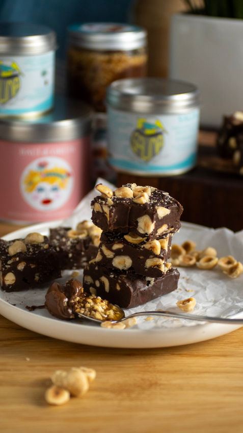 Fudge alla cioccolata con le nocciole di Greta