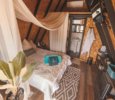 cardinal glamping guatapé.jpg