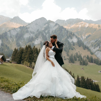 Destination wedding in Adelboden Cambrian hotel, Switzerland. Elopement in Switzerland