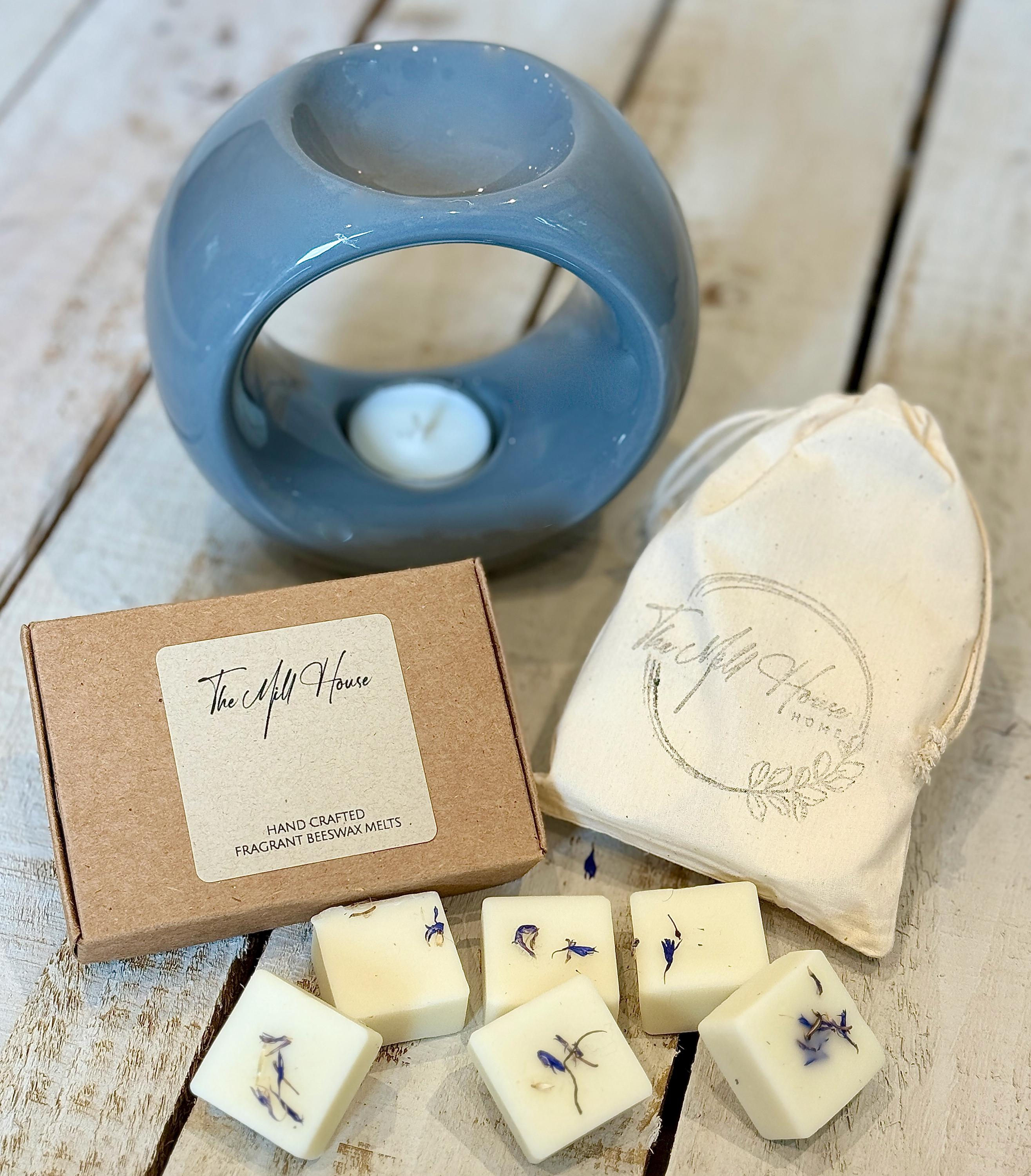 Wax Melt Gift Set with Ceramic Warmer, Tea Lights and Fragrant Beeswax Melts