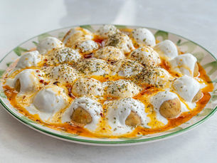 Et ve hamur kullanmadan hazırlanan mercimek mantı tarifi. Protein deposu, doyurucu ve pratik bu lezzet hem sağlıklı hem çok lezzetli.