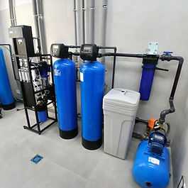 Включає в себе такі етапи очищення:
1. Фільтр механічний дисковий 1" 
2.  Фільтр механічний 1252
3. Фільтр помягшення води 1252 2шт.
4.  Система зворотного осмосу 250 л/год
5. Фільтр повного знесолення води
6. Пост-вугільний фільтр