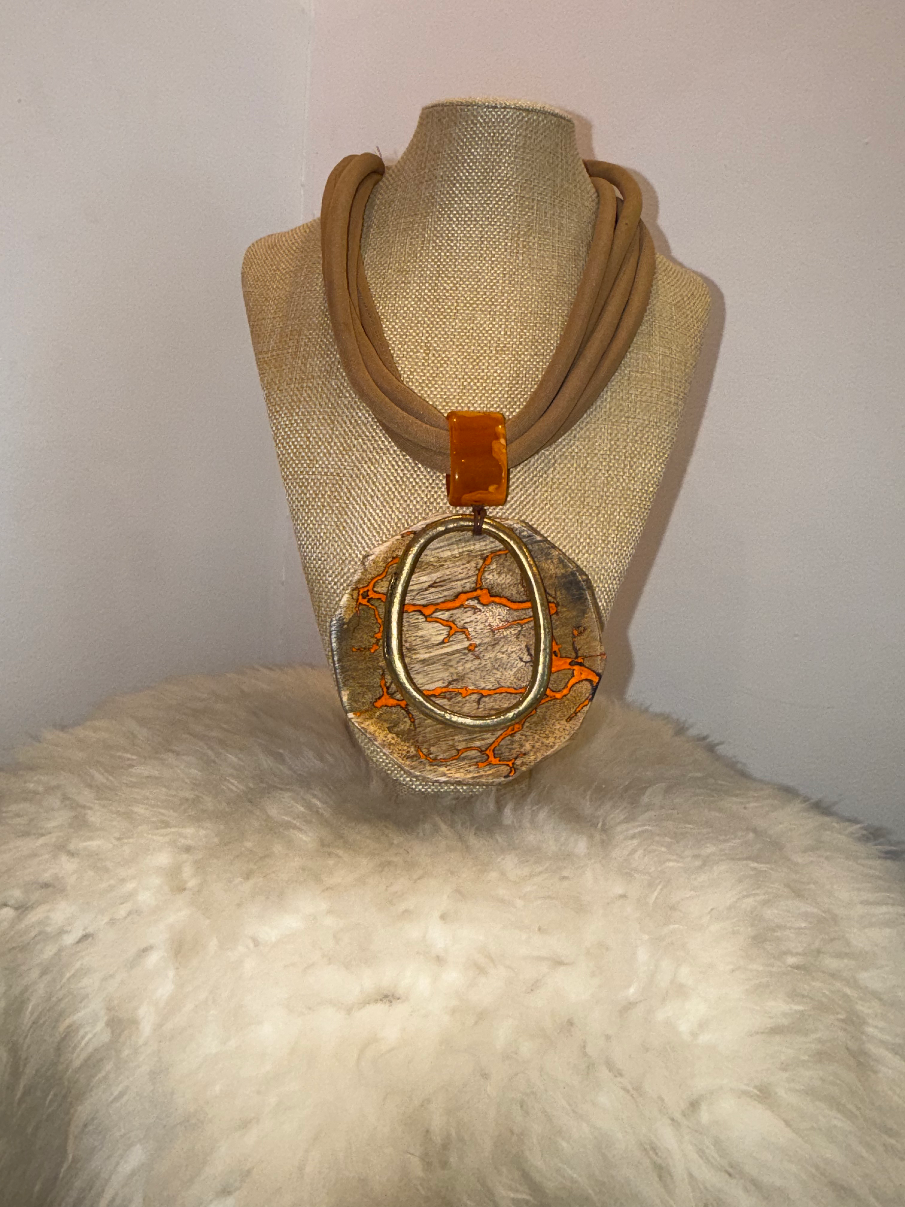 Collar Ámbar Tierra”