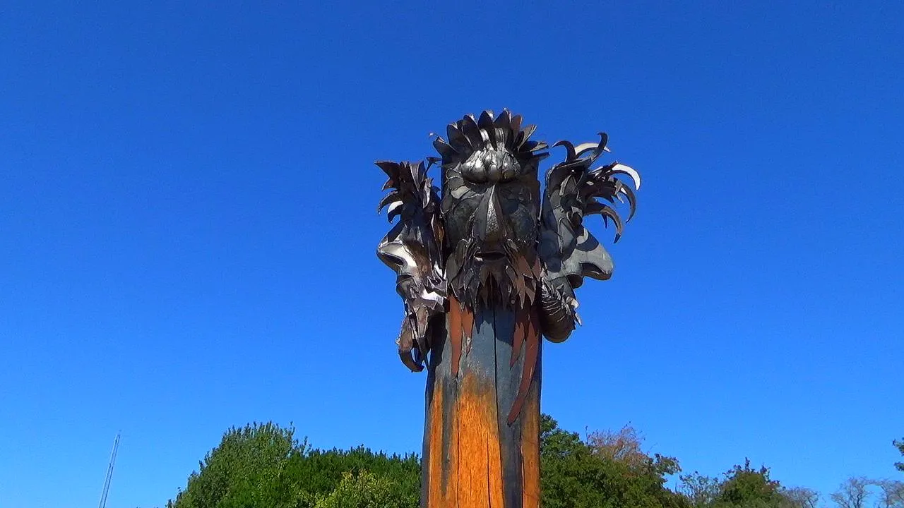Statue