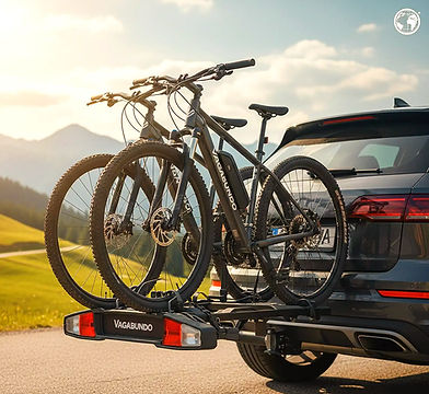 Thule VeloSpace Fahrradträger mit zwei Fahrrädern am SUV-Heck, bereit zur Reise.