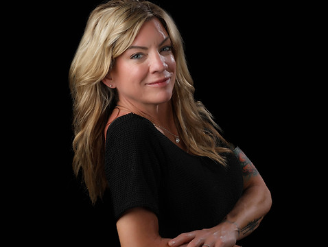 Leslie Carlson Headshot owner