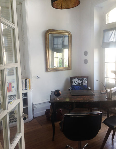 BUREAU.jpg