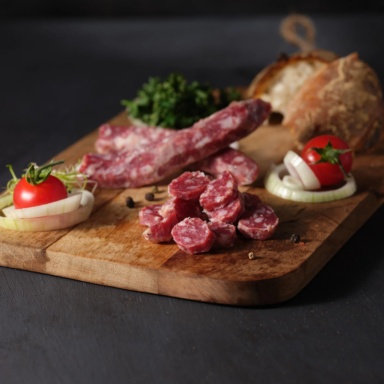 93265_HuusSalametti_geschalt_1_MetzgereiKoeferli_Webshop_Koefisathome_Web_5000x.jpg.webp