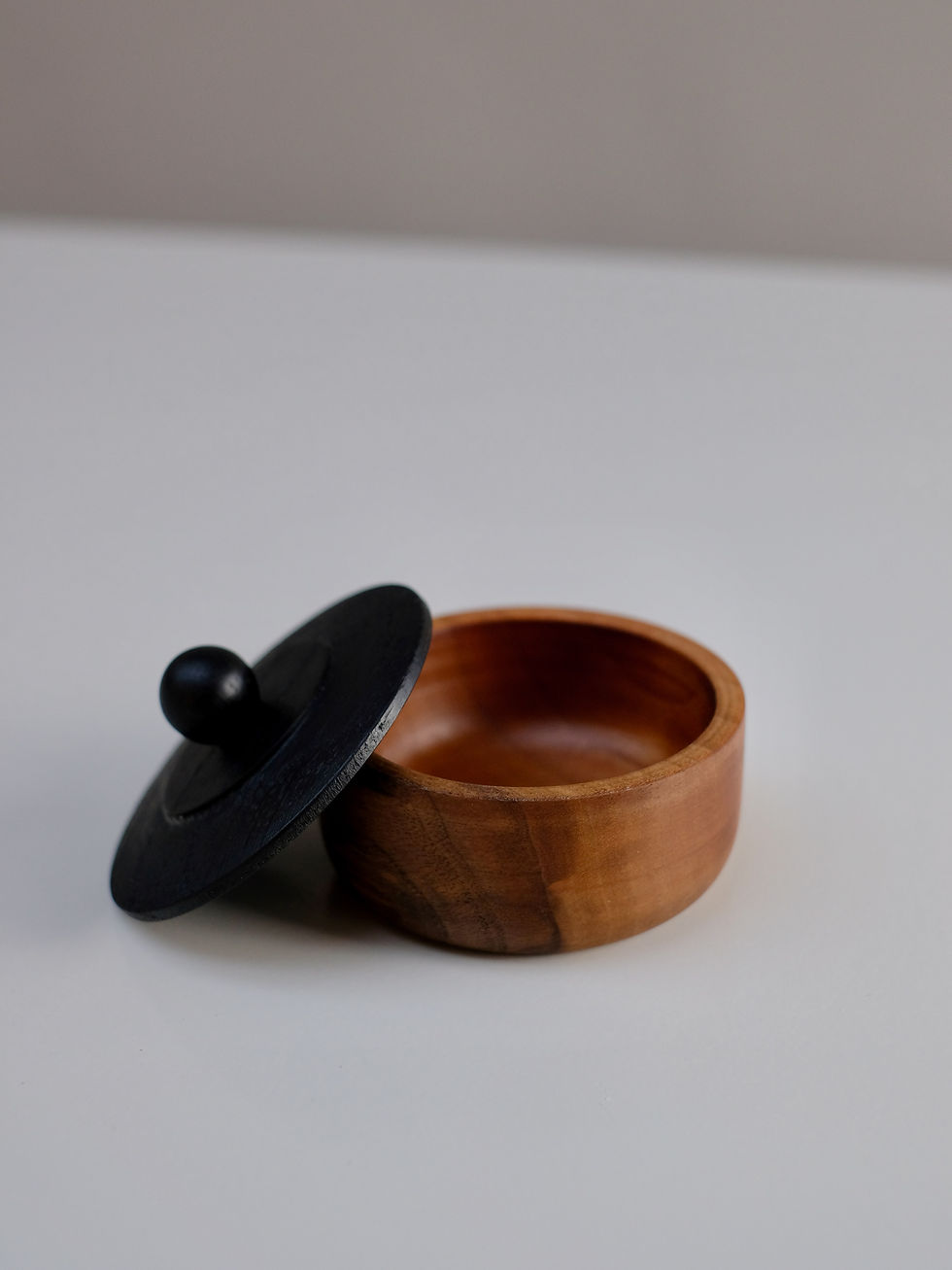 Thumbnail: 2638 - Small black cherry box with lid