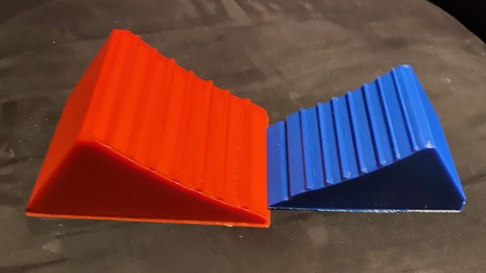 Drive-ON Tire Chock SET (2) Red (2) Blue