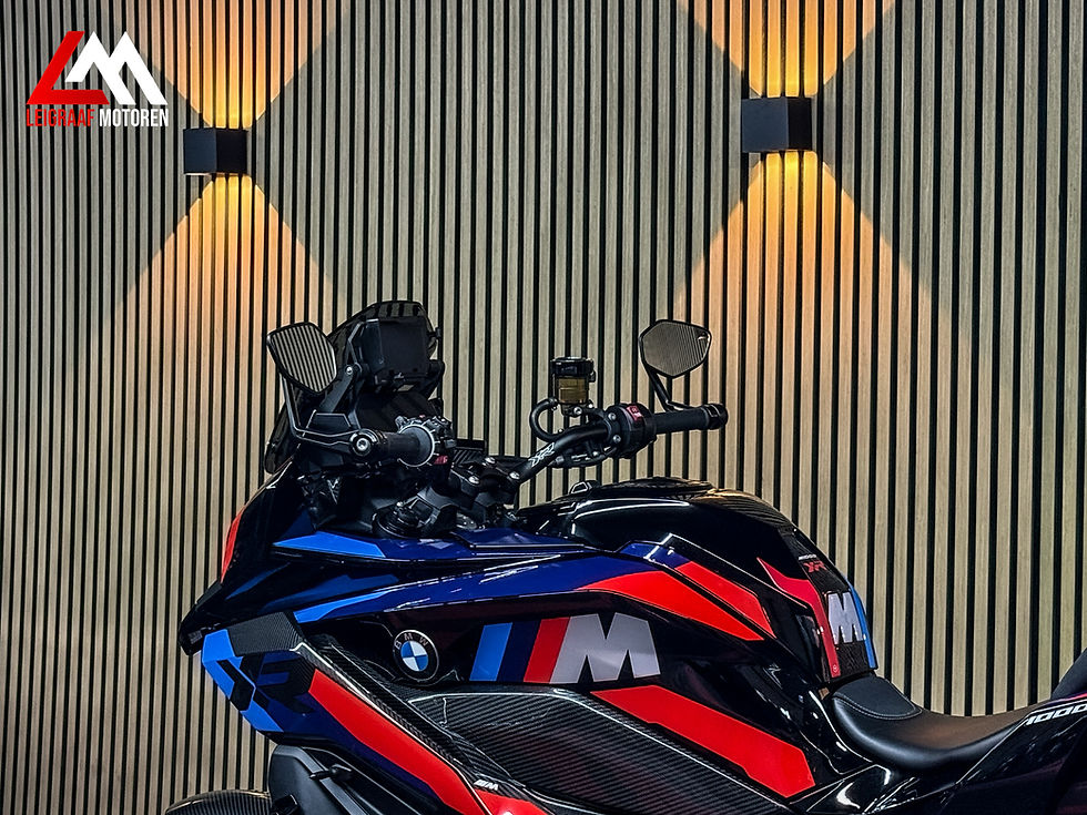 Thumbnail: BMW M 1000 XR - Extra Carbon - Nieuwstaat
