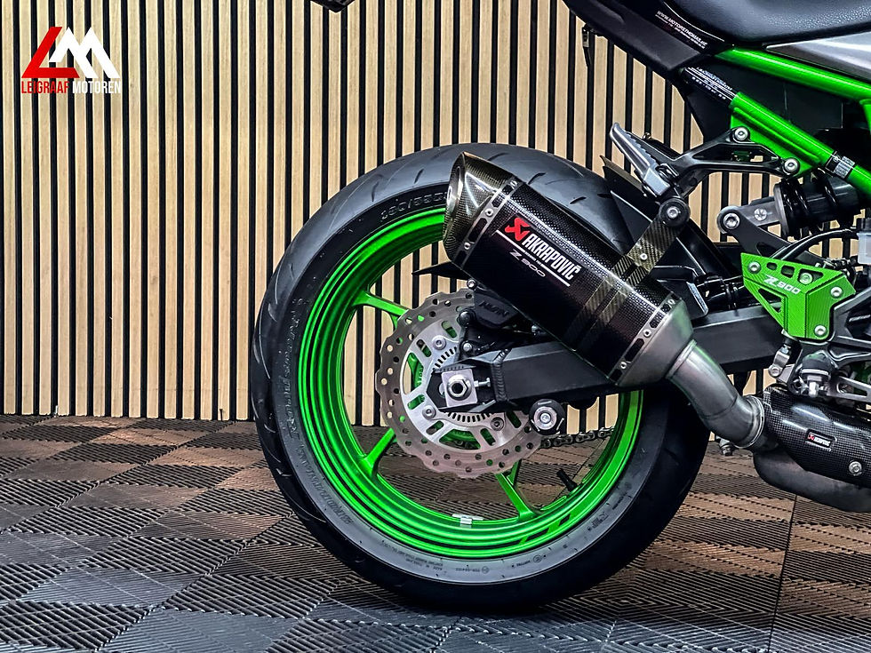 Thumbnail: Kawasaki Z900 Performance - 2023 - Quickshifter - Akrapovic