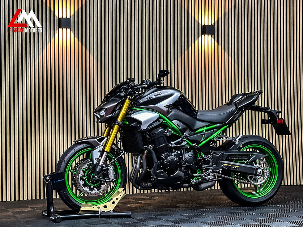 Thumbnail: Kawasaki Z900 SE Performance - 2025 - Akrapovic - Nieuwstaat