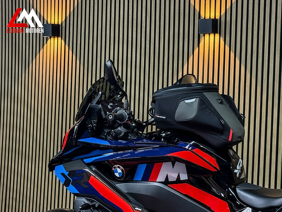 Thumbnail: BMW M 1000 XR - Carbon -  Nieuwstaat - Vol opties - Oil incl