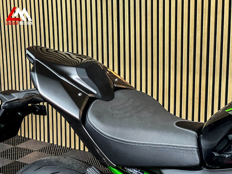 Thumbnail: Kawasaki Z900 SE Performance - 2025 - Akrapovic - Nieuwstaat