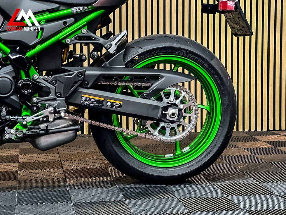 Thumbnail: Kawasaki Z900 SE Performance - 2025 - Akrapovic - Nieuwstaat
