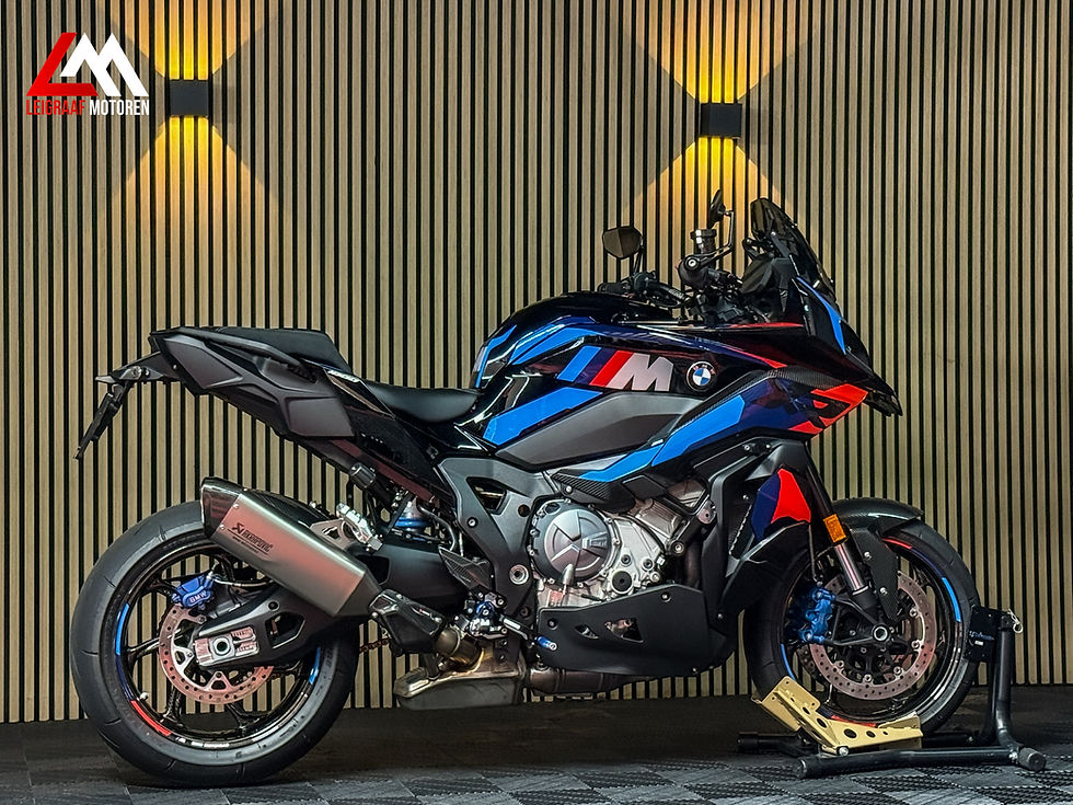 Thumbnail: BMW M 1000 XR - BTW - Nieuwstaat - Carbon