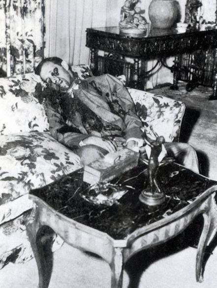Bugsy Siegel lies dead