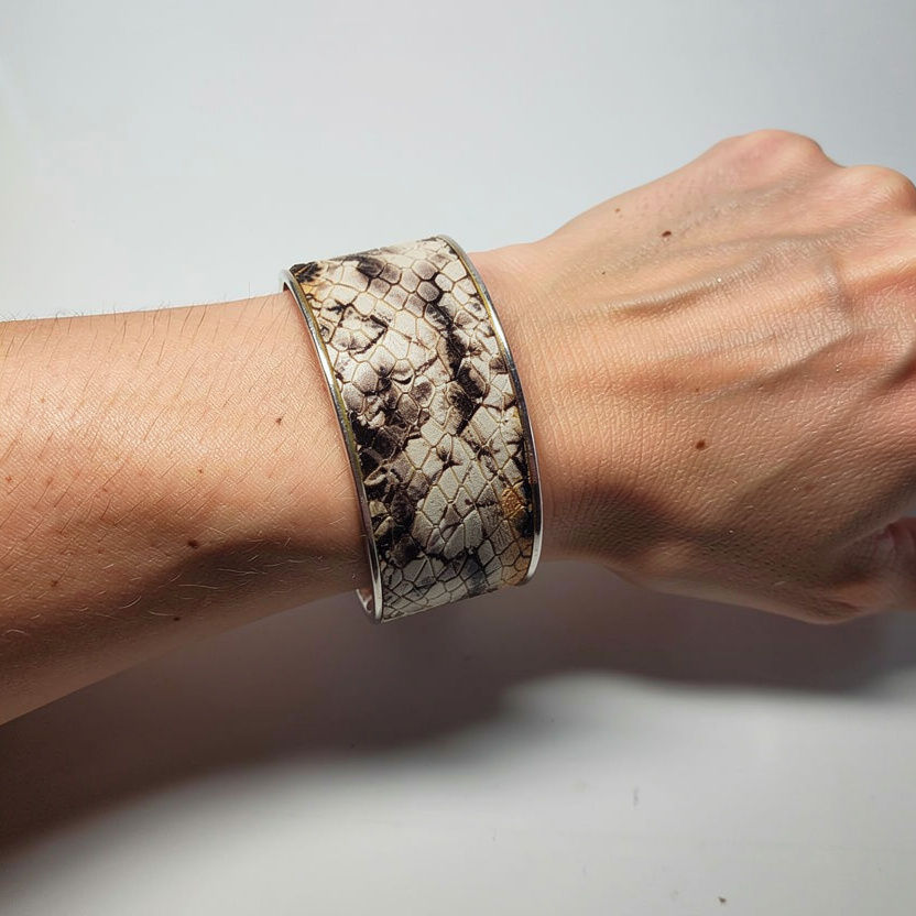 Bracelet manchette style peau de serpents