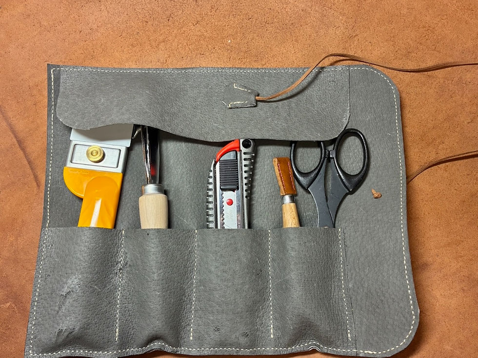 レザークラフトで作った革のツールケース