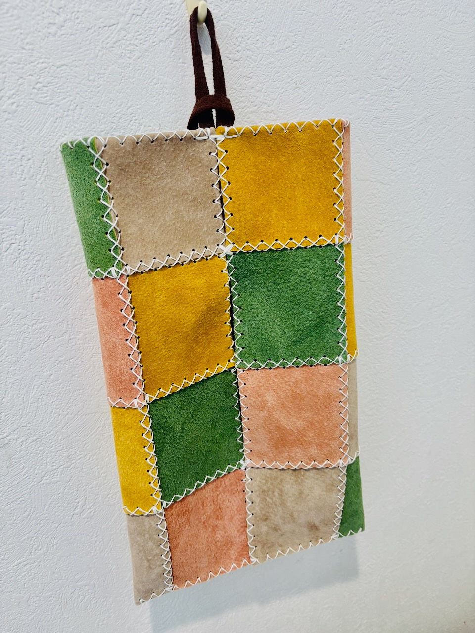 レザークラフトで作った革のティッシュカバー