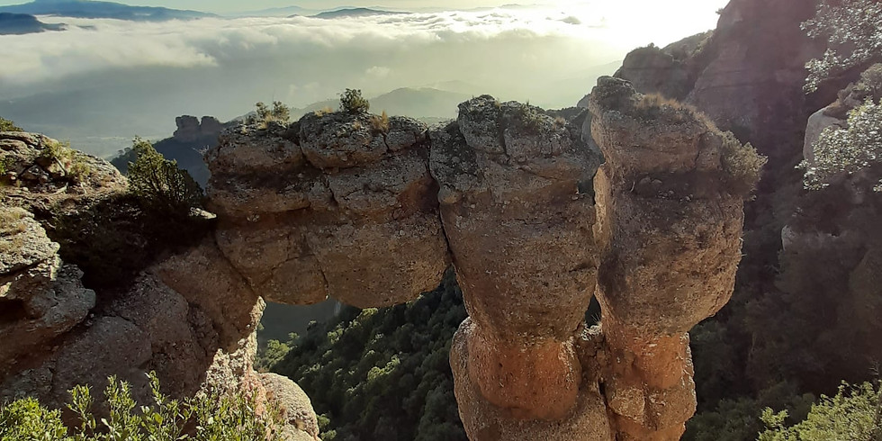 Los secretos de La Mola – cuevas, picos y leyendas - Senderismo