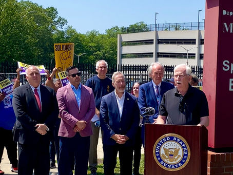 NAGE Leaders, Members Gather with Politicians to Protest VA Contract Termination