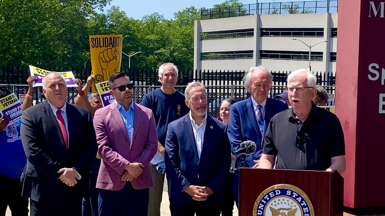 NAGE Leaders, Members Gather with Politicians to Protest VA Contract Termination