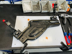 Workcell for assembling spray gun