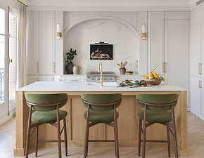 Kitchen in salon.jpg