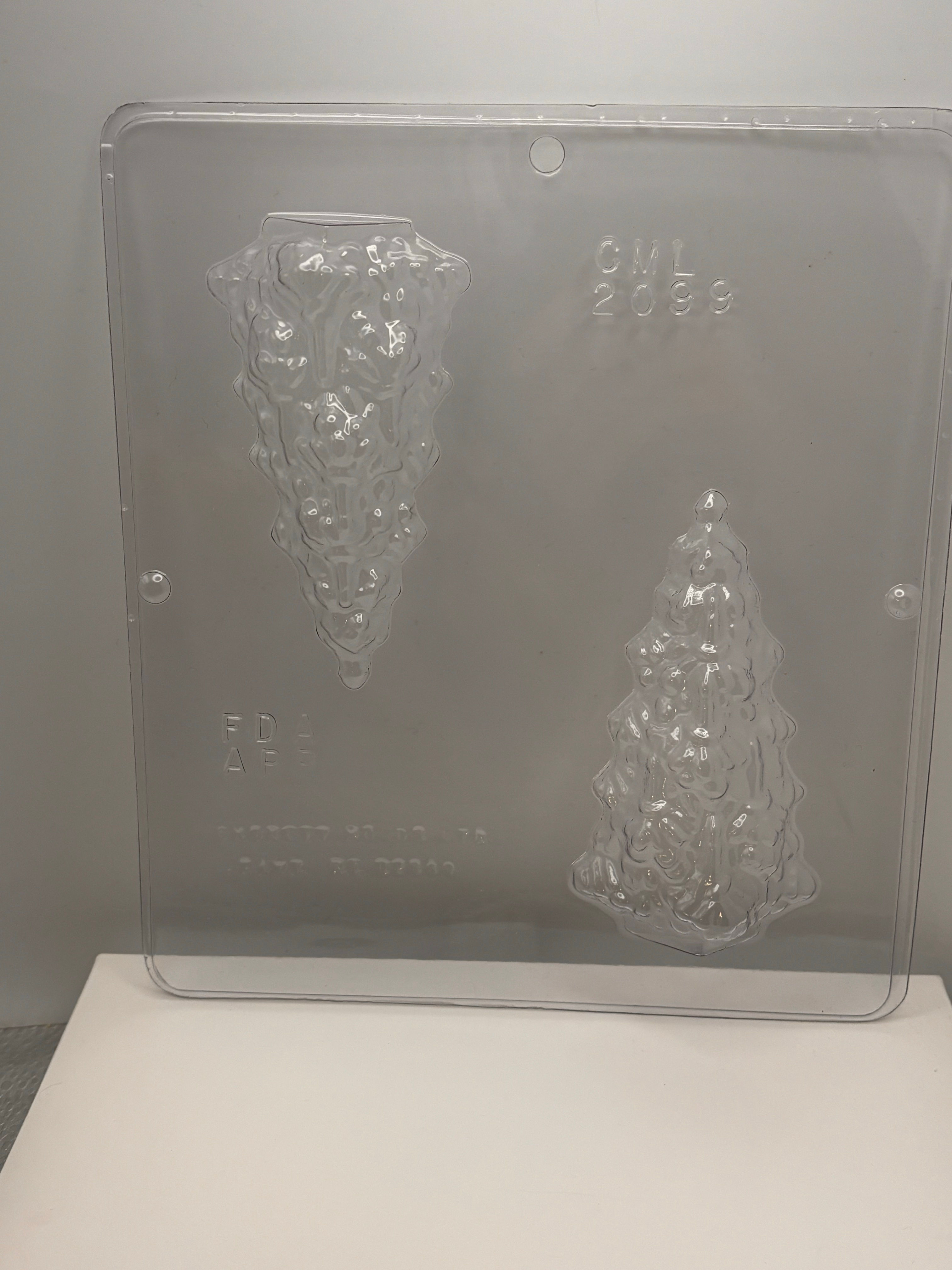 Mold with 2 halves of a 3D tree