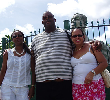 Linnette, Terry and Maggie at Marketplace.jpg