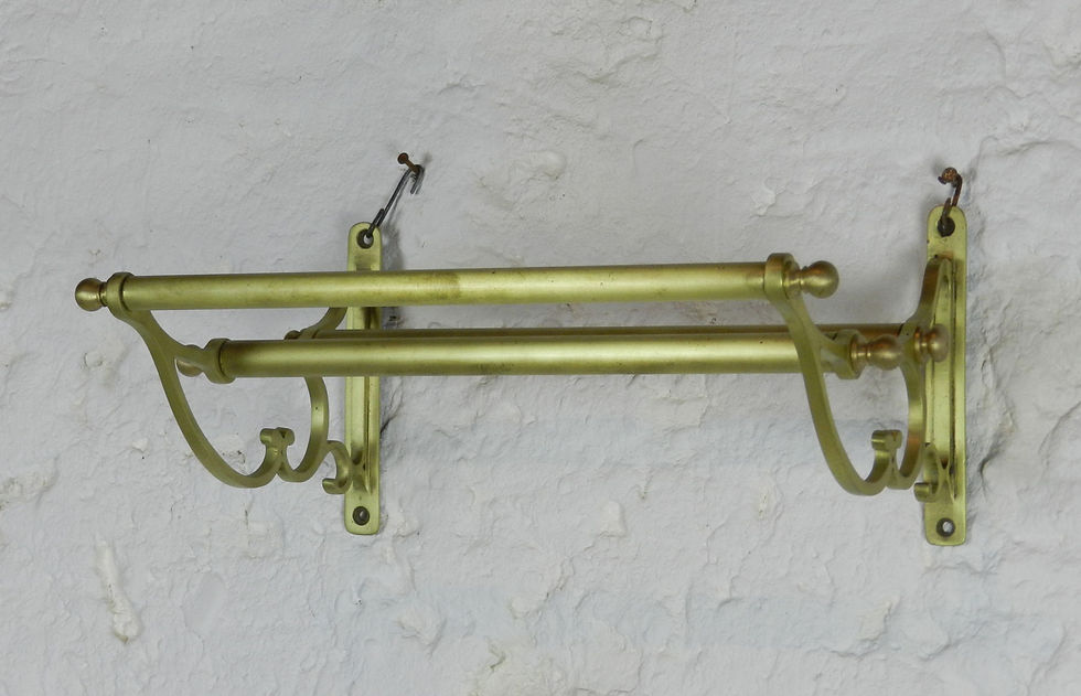 Miniature : Pretty Brass Three Bar Wall-Hanging Rail