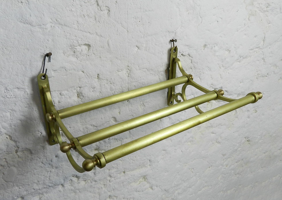 Miniature : Pretty Brass Three Bar Wall-Hanging Rail
