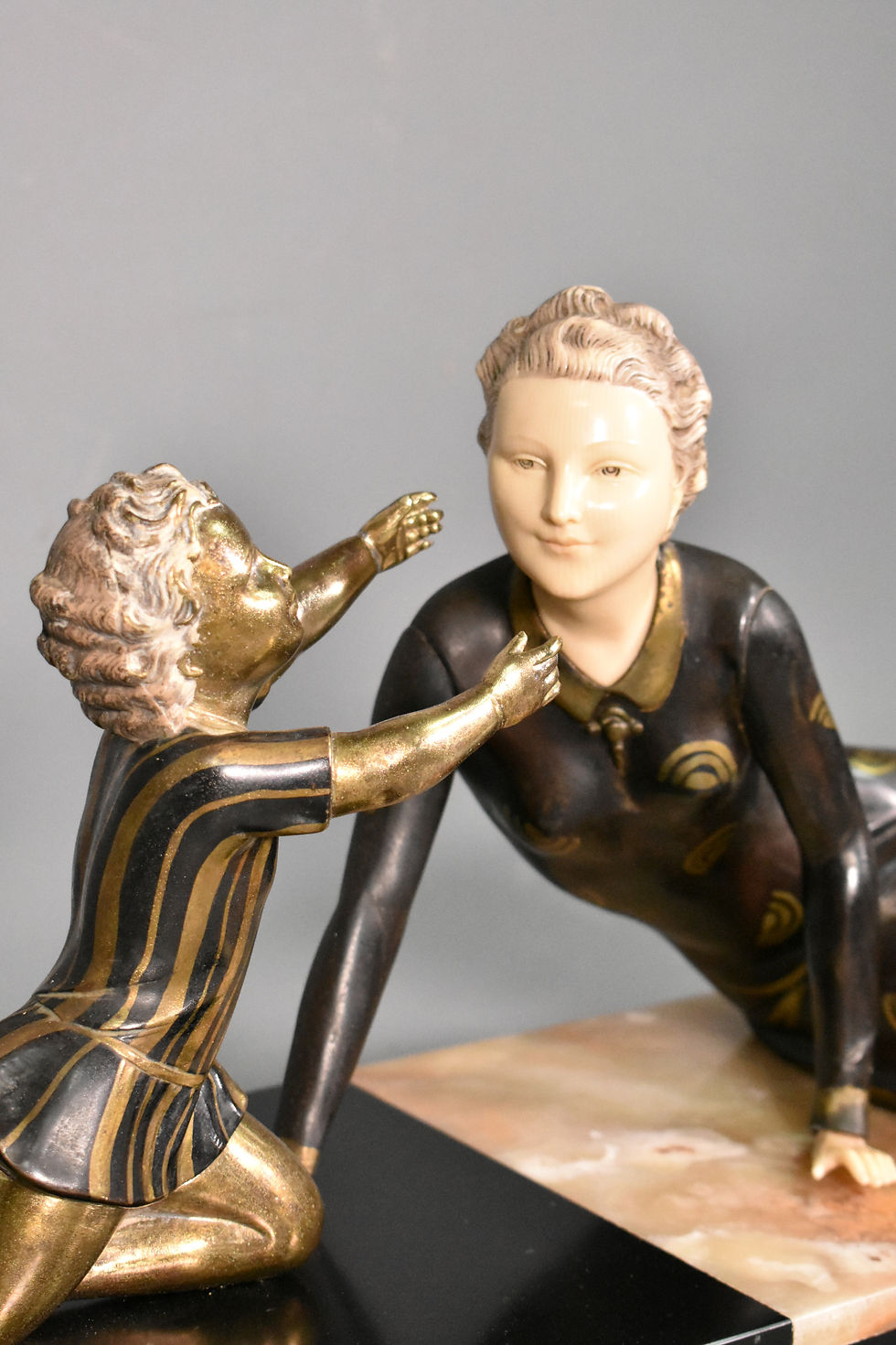 Miniature : Grand Groupe Figuratif Art Déco par Menneville