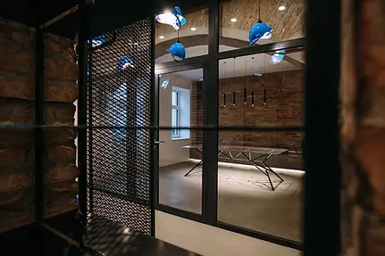 Spiegel Design Möbel Tisch Metall.webp