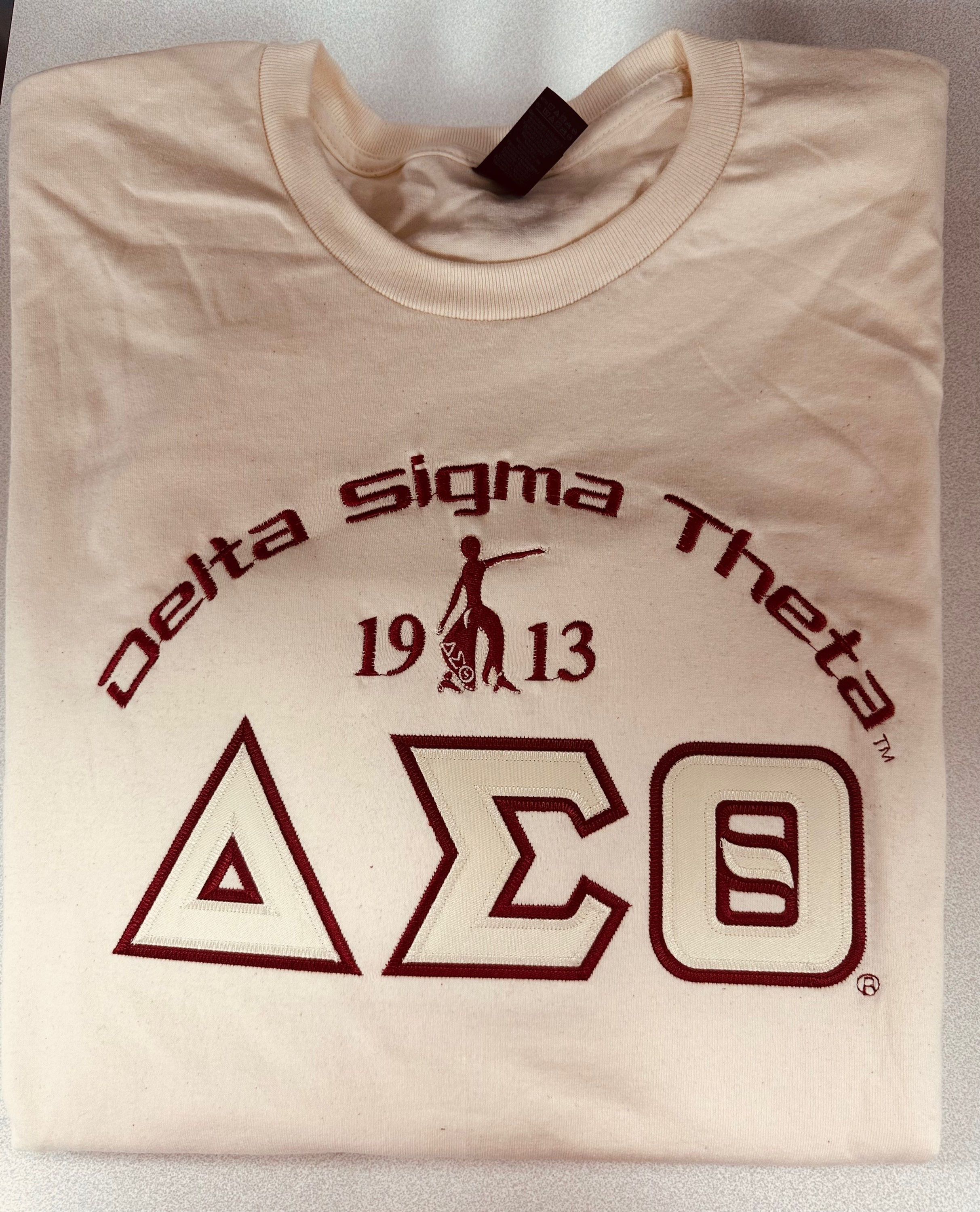 Tee-Arch-Delta Sigma Theta