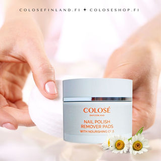 Colosén hoitavat ja ravitsevat kynsilakanpoistolaput. Näillä lapuilla poistat kaikki kynsilakan jäämät tehokkaasti samalla kynsinauhoja hoitaen.