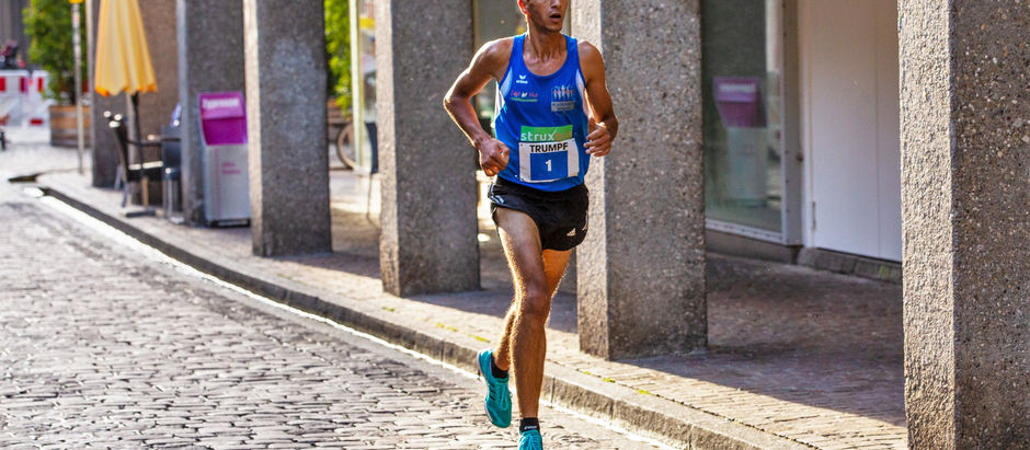 Benouaret beim Kinzigtal-Halbmarathon in eigener Liga