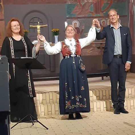 HYLDEST TIL HAUGTUSSA - OG VORES NORSKE NATTERGAL!