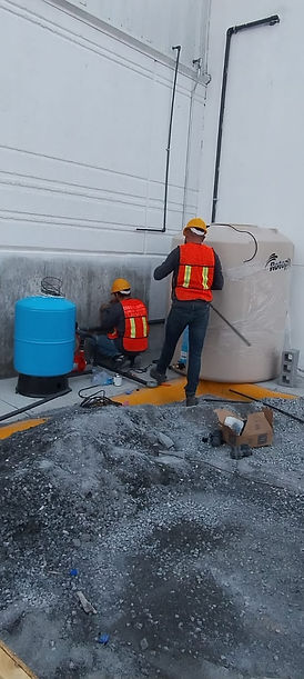 Foto plumber monterrey.jpg