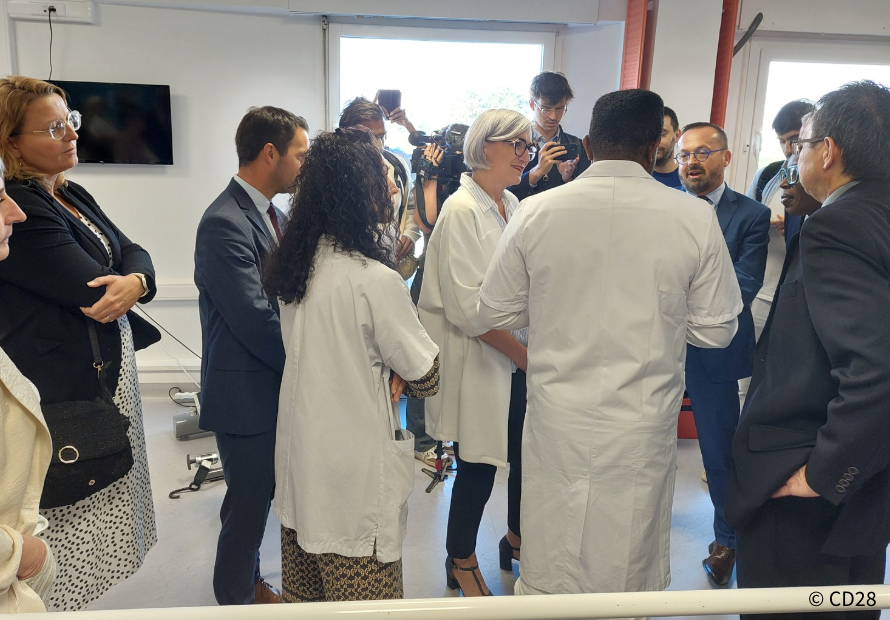 Visite de Yannick Neuder, alors ministre de la Santé, à l’hôpital de Châteaudun