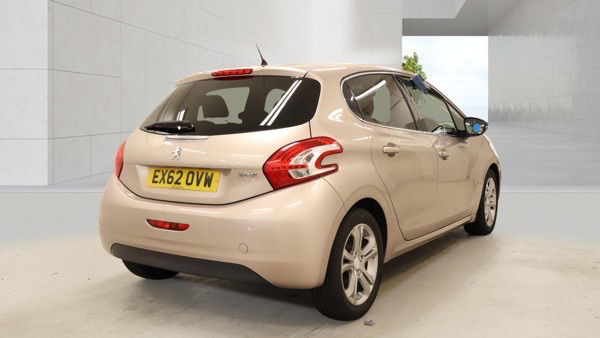 Thumbnail: 2013 PEUGEOT 208 1.4 HDI £20 TAX 